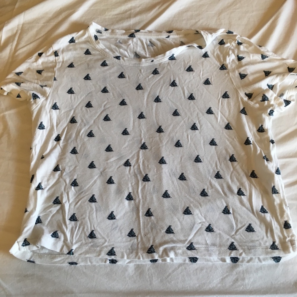 White boat croptop tee